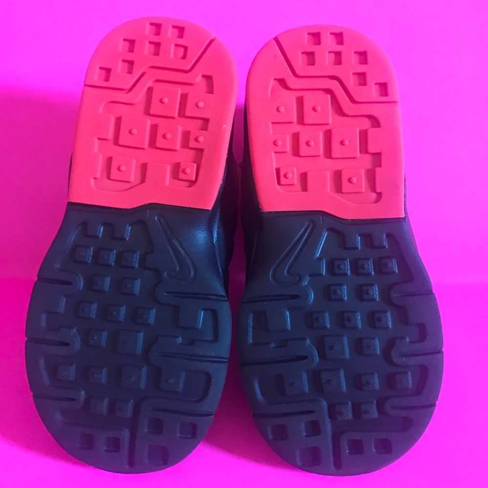 Shoes - Picture 7 of 7
